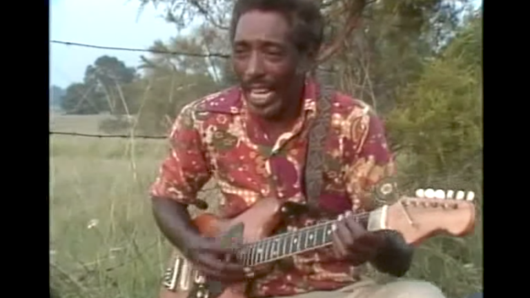 Cigar box guitar