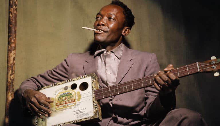 cigar box guitar john lee hooker